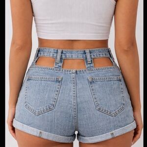 Cutout High-Rise Light Wash Blue Cuffed Denim Jean Shorts (XL)